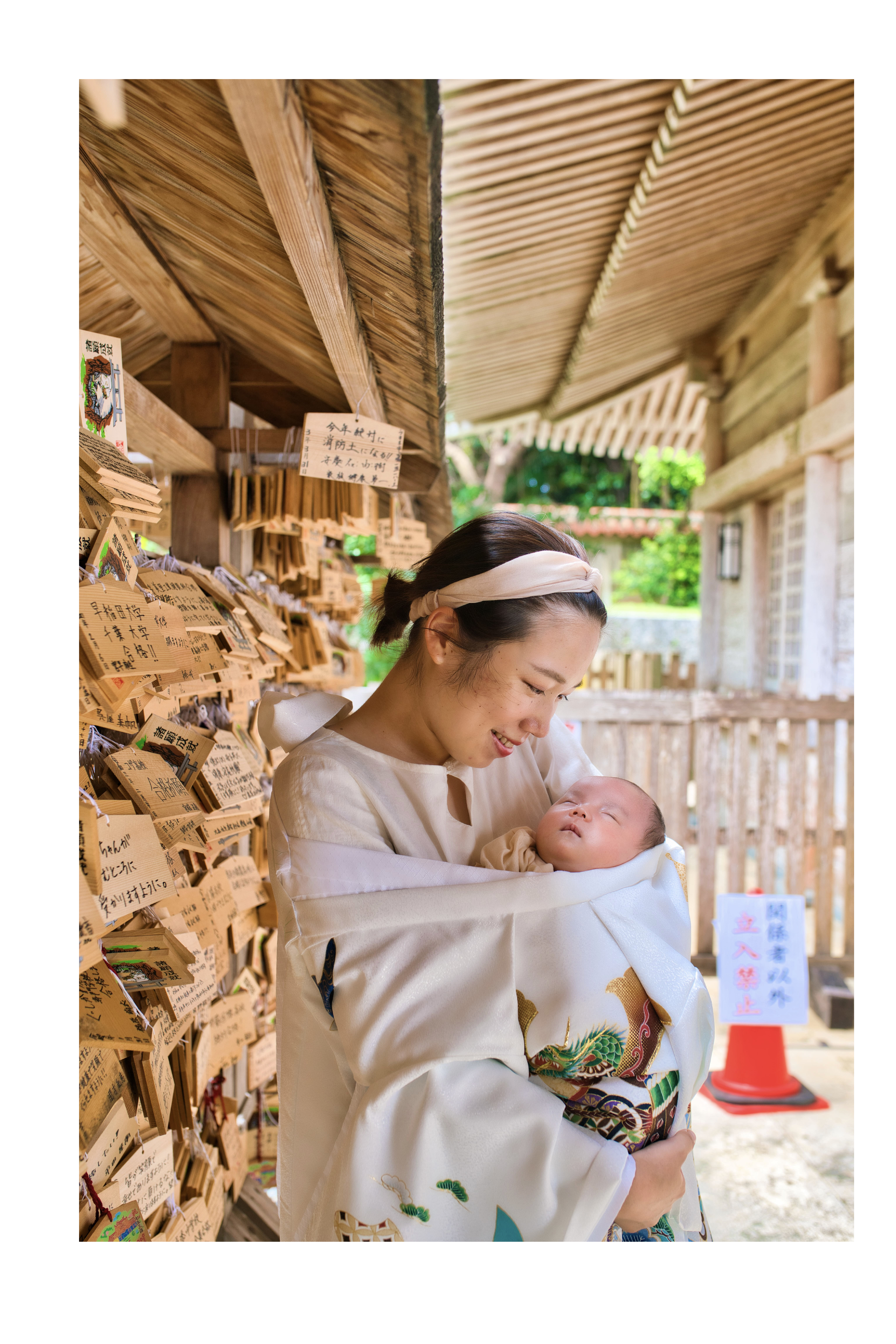 沖縄 お宮参り 出張撮影｜普天間宮で祖父母と一緒に家族写真