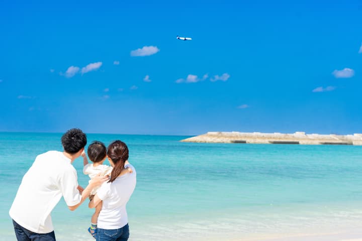 美々ビーチいとまんでの家族写真撮影｜沖縄糸満市