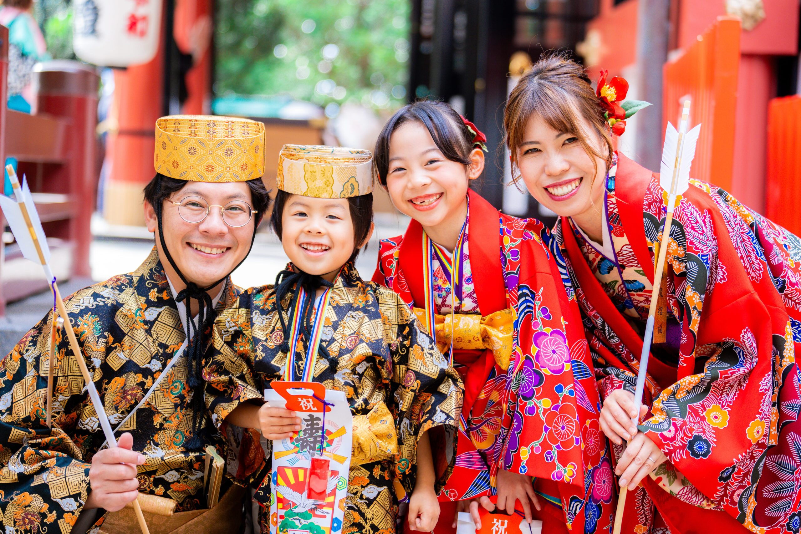 沖縄 七五三 撮影｜神社で赤い着物の女の子の記念撮影