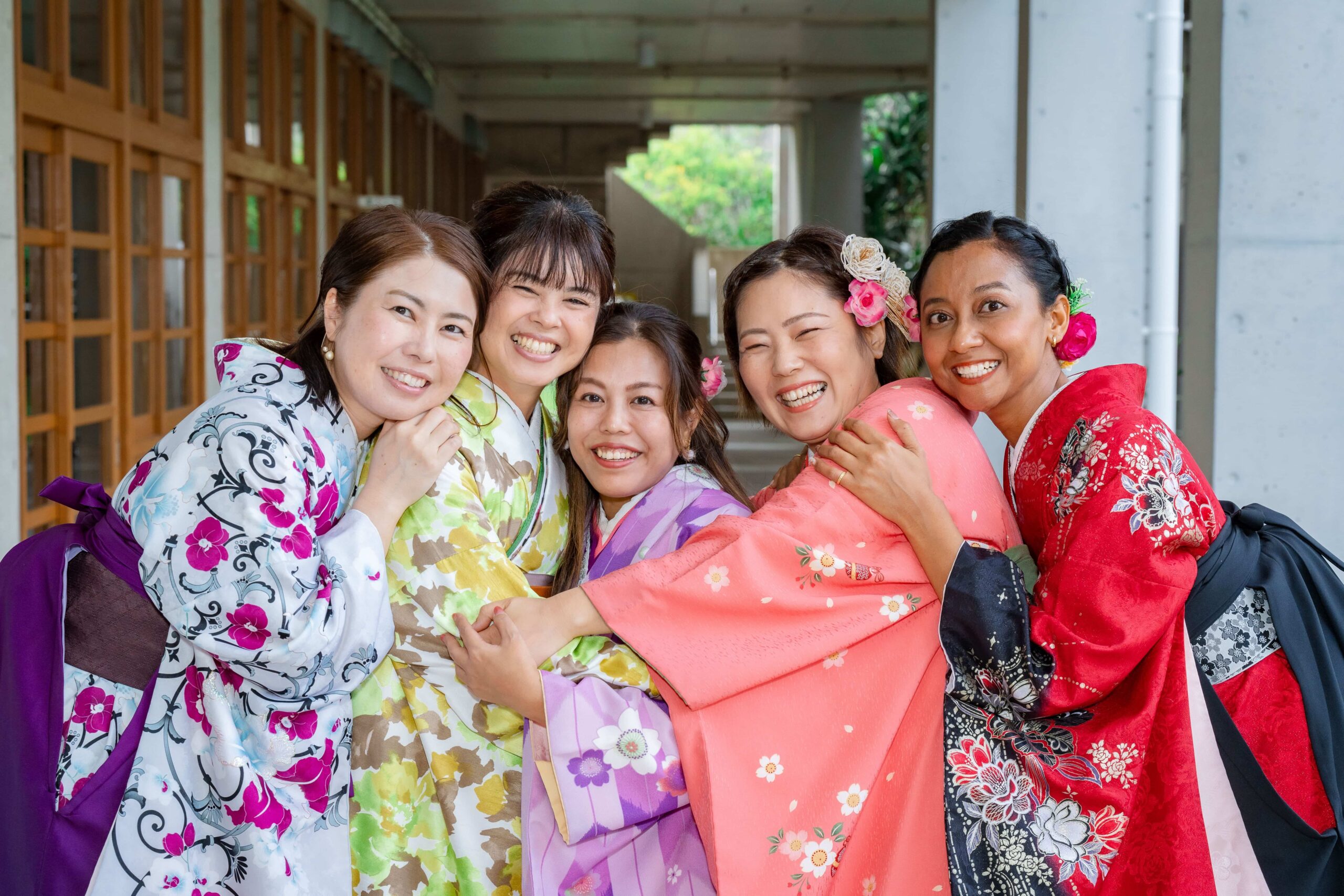 沖縄フレンドフォト｜振袖を着て40歳記念の街撮り撮影